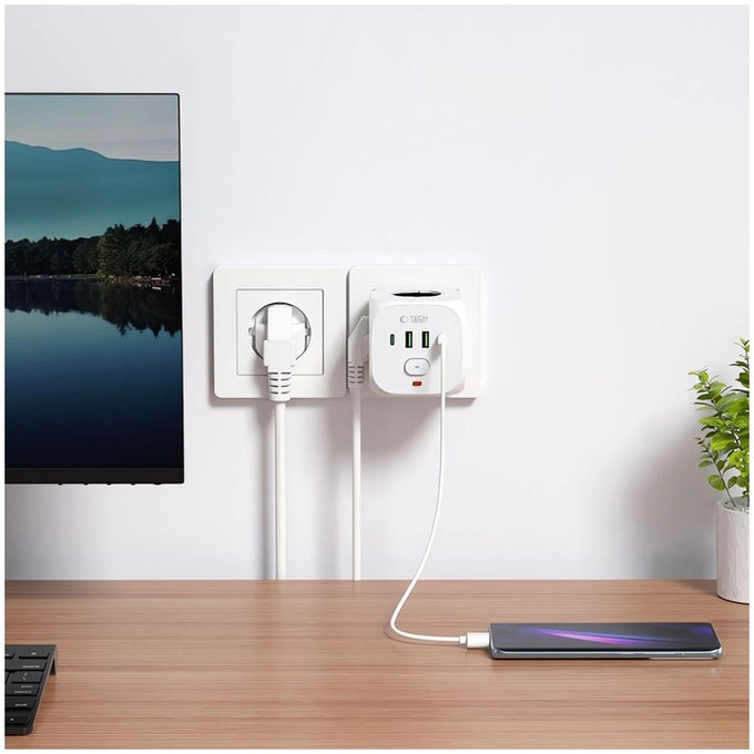 Ładowarka sieciowa PCL3X4 Power Socket 2 USB & 2 USB-C & 3 Socket, biała, Tech-Protect