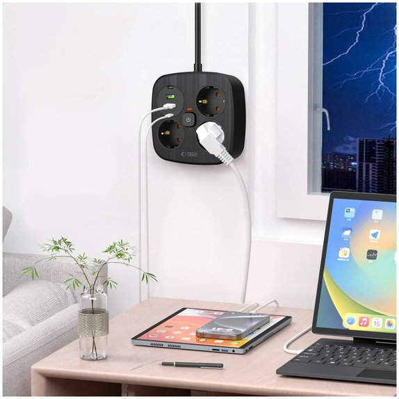 Ładowarka sieciowa PCS3X4 Power Strip 2 USB & 2 USB-C & 3 Socket 200cm, czarna, Tech-Protect