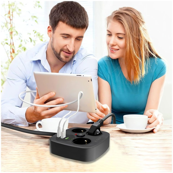 Ładowarka sieciowa PCS3X4 Power Strip 2 USB & 2 USB-C & 3 Socket 200cm, czarna, Tech-Protect