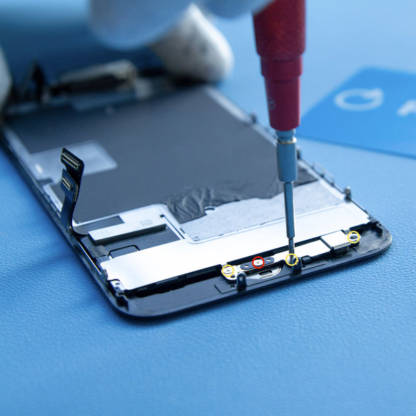 Usunięcie uchwytu czujnika Home / Touch ID