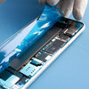 Przyklej nową taśmę klejącą wokół krawędzi iPhone’a #2