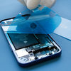 Przyklej nową taśmę klejącą wzdłuż krawędzi iPhone’a #3