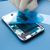 Przyklej nową taśmę klejącą wokół krawędzi iPhone’a #3